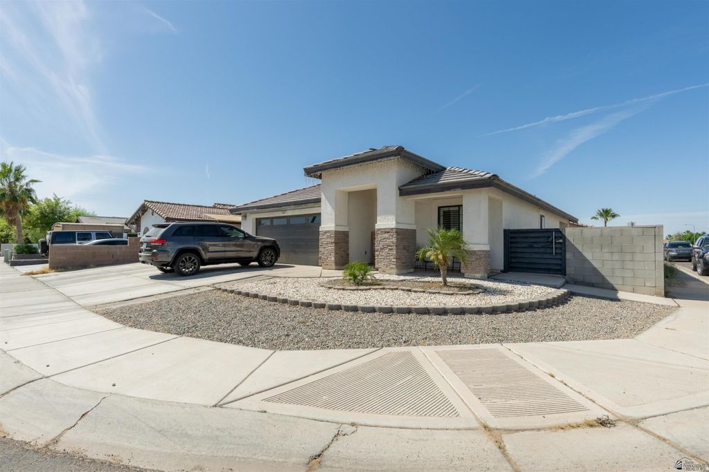 1660 E Constitution St, San Luis, AZ 85336