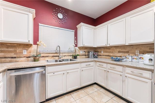 5113 Mambo Vista Avenue, Las Vegas, NV 89108