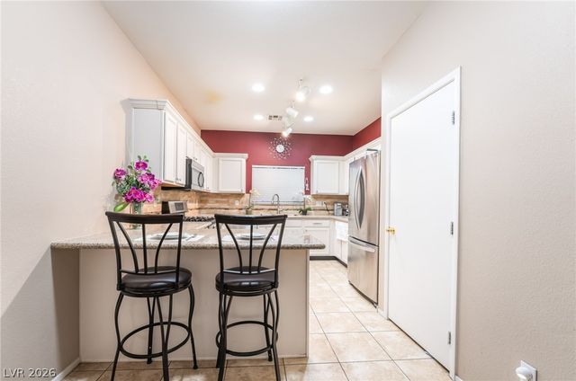 5113 Mambo Vista Avenue, Las Vegas, NV 89108