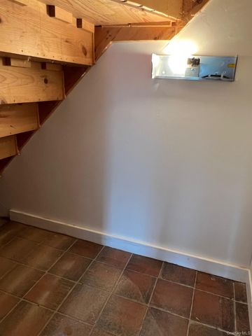 121 E Hook Cross Road, Hopewell Junction, NY 12533