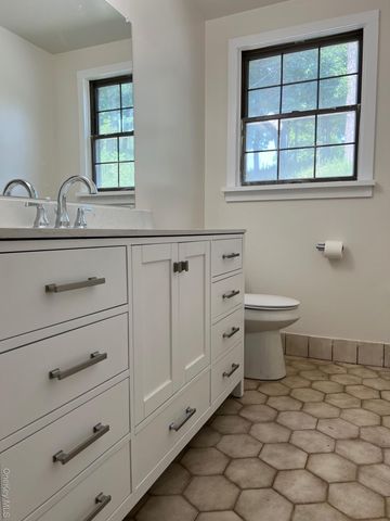 121 E Hook Cross Road, Hopewell Junction, NY 12533