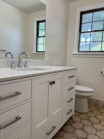 121 E Hook Cross Road, Hopewell Junction, NY 12533