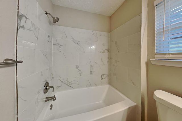 10107 King Ranch Lane, Sugar Land, TX 77498