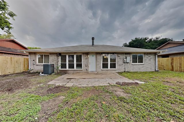 10107 King Ranch Lane, Sugar Land, TX 77498