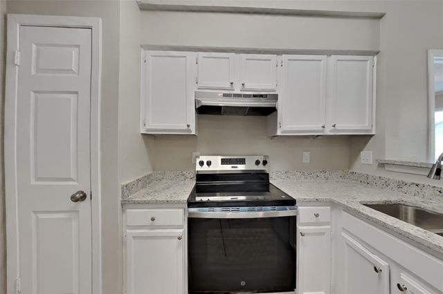 10107 King Ranch Lane, Sugar Land, TX 77498