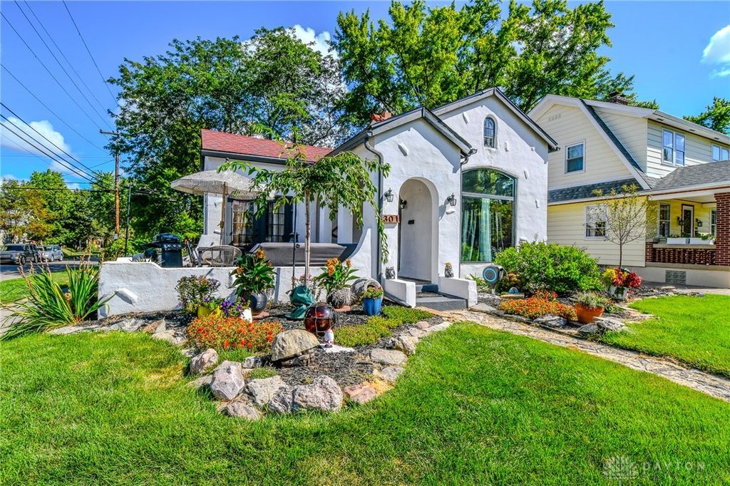 301 Orchard Drive, Oakwood, OH 45419