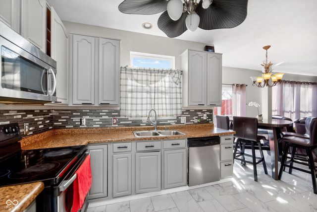 7835 Inishmore Way, Indianapolis, IN 46214