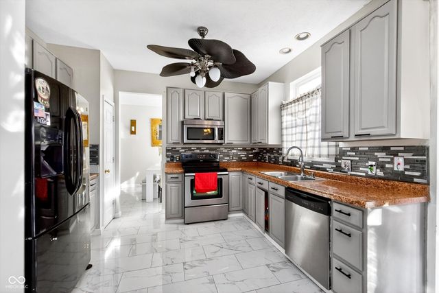 7835 Inishmore Way, Indianapolis, IN 46214