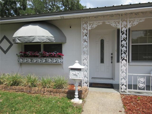 902 N CRYSTAL TERRACE, Plant City, FL 33563