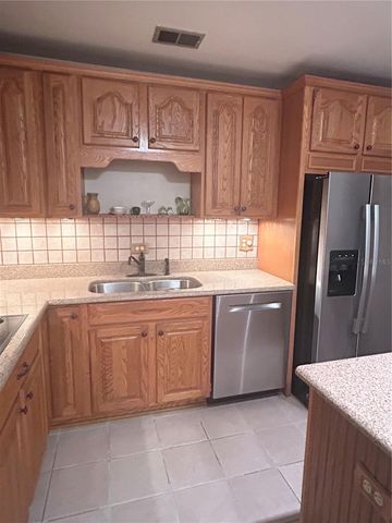 902 N CRYSTAL TERRACE, Plant City, FL 33563