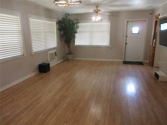 902 N CRYSTAL TERRACE, Plant City, FL 33563