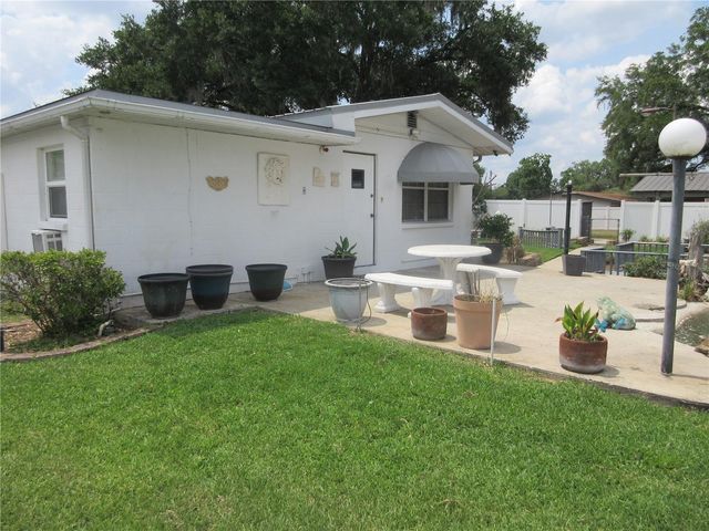 902 N CRYSTAL TERRACE, Plant City, FL 33563