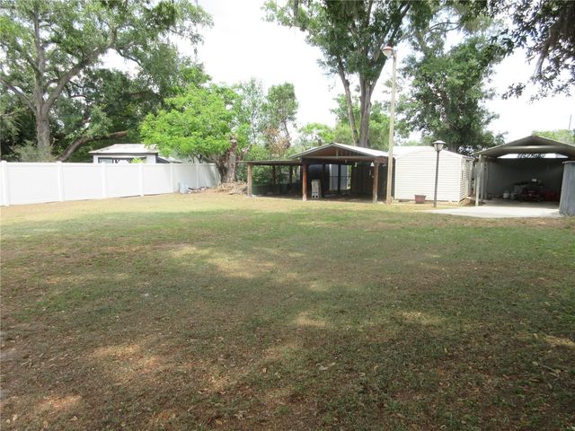 902 N CRYSTAL TERRACE, Plant City, FL 33563