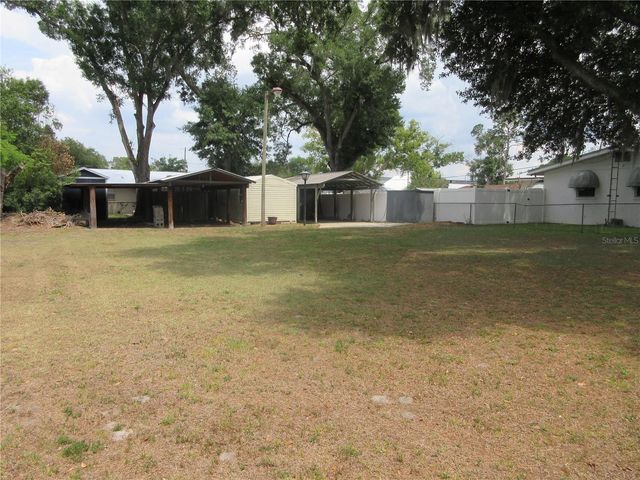 902 N CRYSTAL TERRACE, Plant City, FL 33563