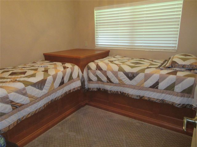 902 N CRYSTAL TERRACE, Plant City, FL 33563