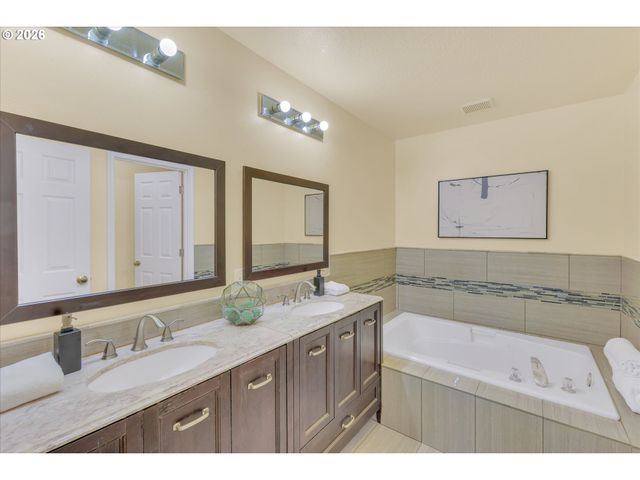 8801 Sw Stono Dr, Tualatin, OR 97062