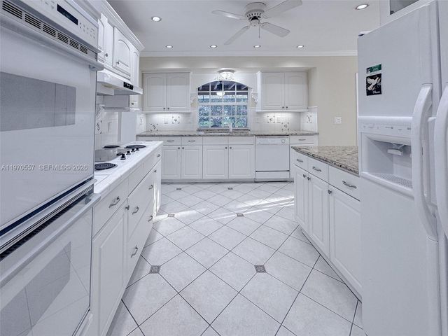 7900 SW 143rd St, Palmetto Bay, FL 33158