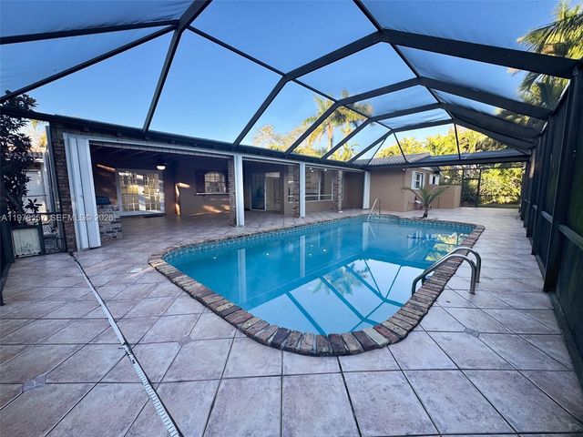 7900 SW 143rd St, Palmetto Bay, FL 33158