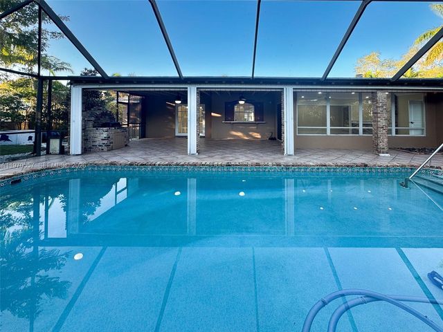 7900 SW 143rd St, Palmetto Bay, FL 33158