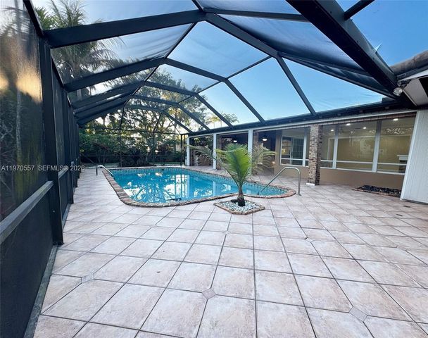 7900 SW 143rd St, Palmetto Bay, FL 33158