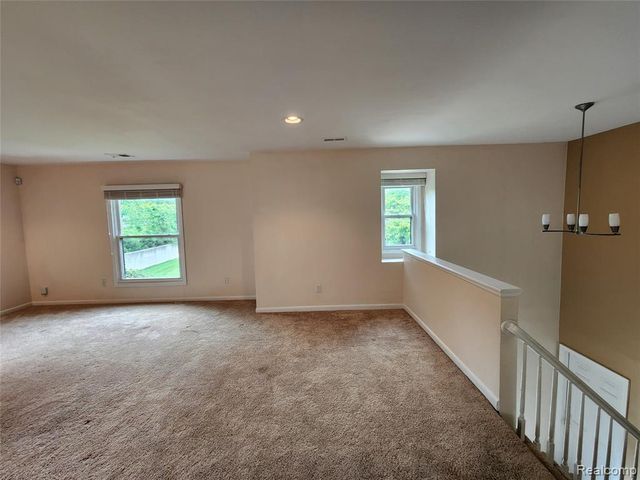 19400 W 11 Mile Road, Lathrup Village, MI 48076