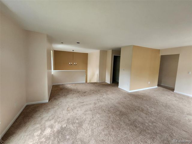 19400 W 11 Mile Road, Lathrup Village, MI 48076