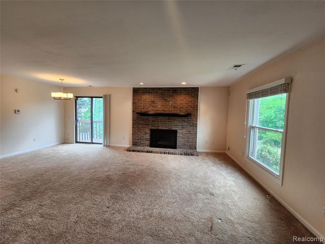 19400 W 11 Mile Road, Lathrup Village, MI 48076