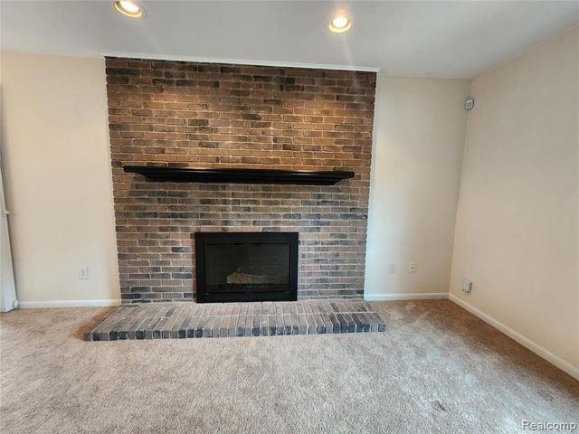 19400 W 11 Mile Road, Lathrup Village, MI 48076