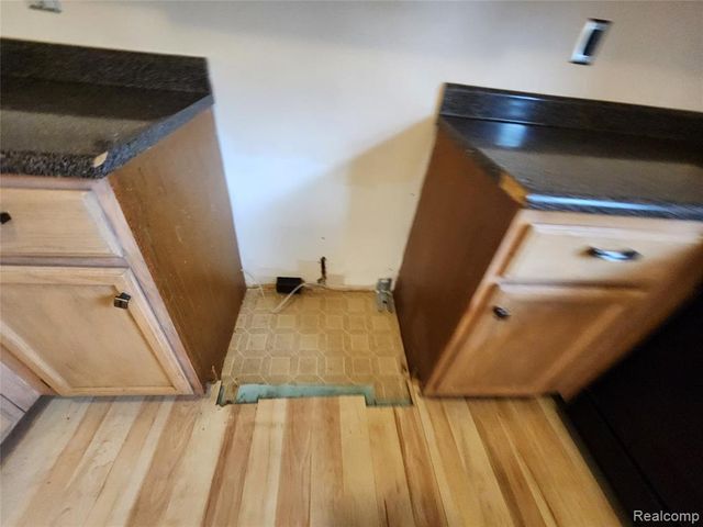 19400 W 11 Mile Road, Lathrup Village, MI 48076