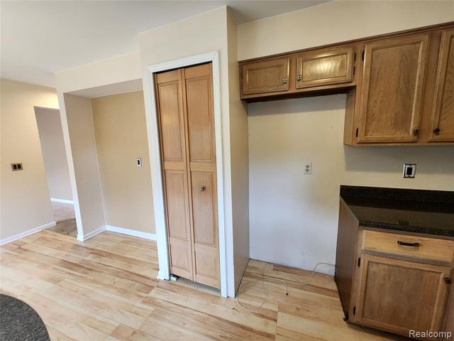 19400 W 11 Mile Road, Lathrup Village, MI 48076