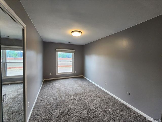 19400 W 11 Mile Road, Lathrup Village, MI 48076