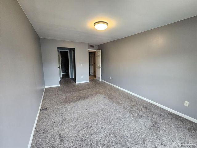 19400 W 11 Mile Road, Lathrup Village, MI 48076