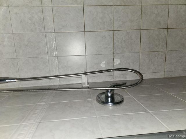 19400 W 11 Mile Road, Lathrup Village, MI 48076