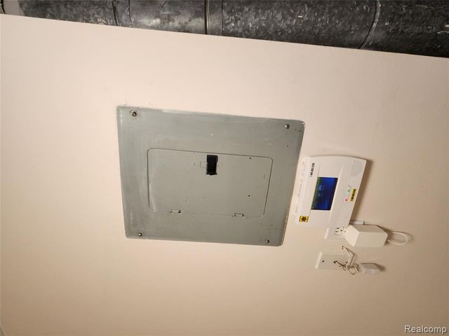 19400 W 11 Mile Road, Lathrup Village, MI 48076