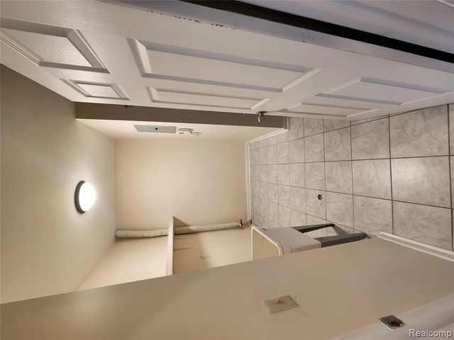 19400 W 11 Mile Road, Lathrup Village, MI 48076