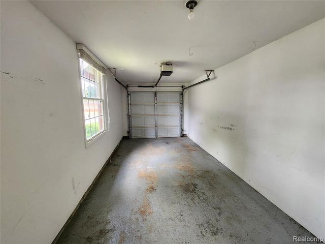 19400 W 11 Mile Road, Lathrup Village, MI 48076