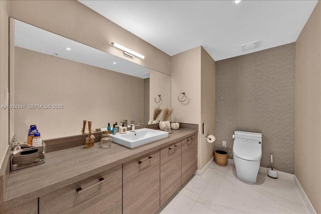 400 Sunny Isles Blvd 718, Sunny Isles Beach, FL 33160