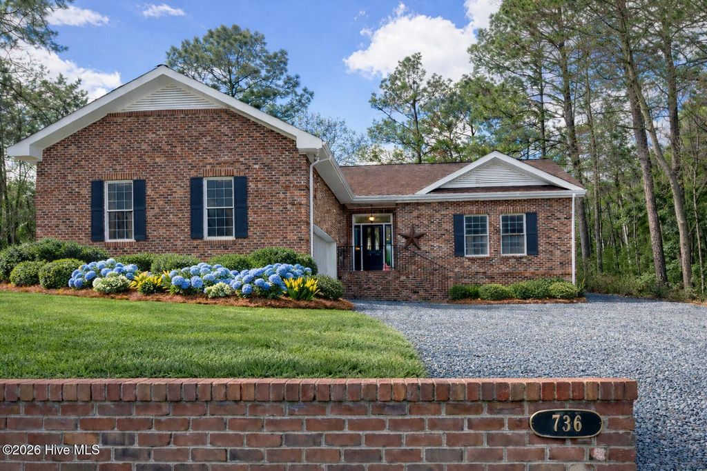 736 Ginseng Drive, Vass, NC 28394