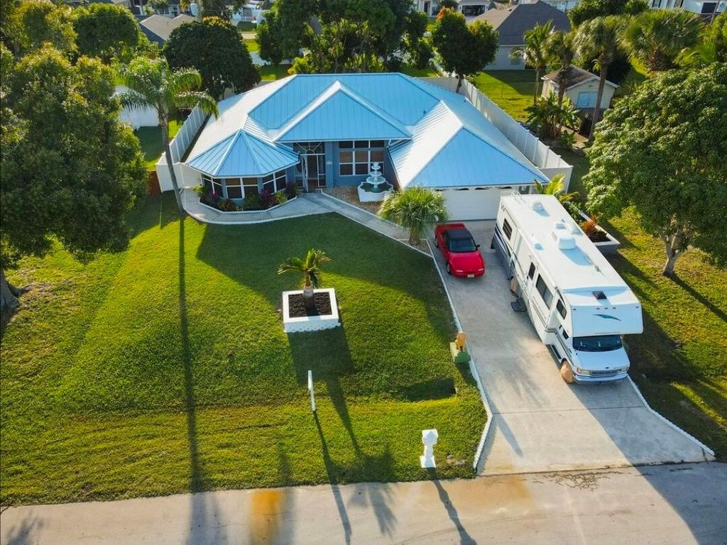 3852 SW Ramspeck Street, Port St Lucie, FL 34953