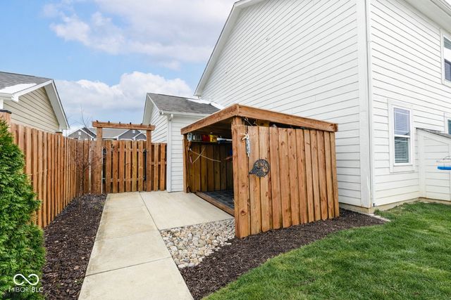 140 Waterford Court, Pendleton, IN 46064