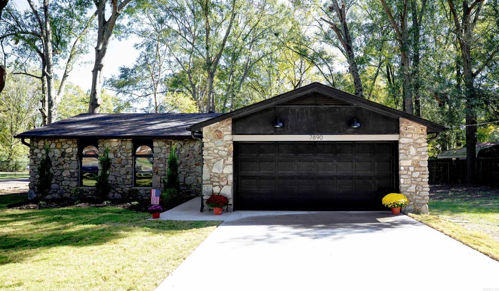 7890 Carrie Drive, Benton, AR 72019