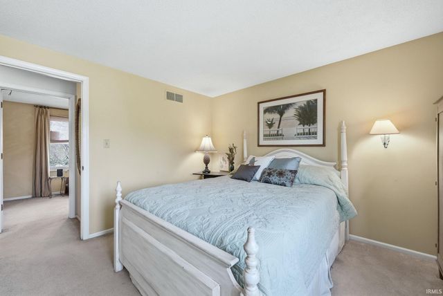 8825 Voyager Drive, Fort Wayne, IN 46804