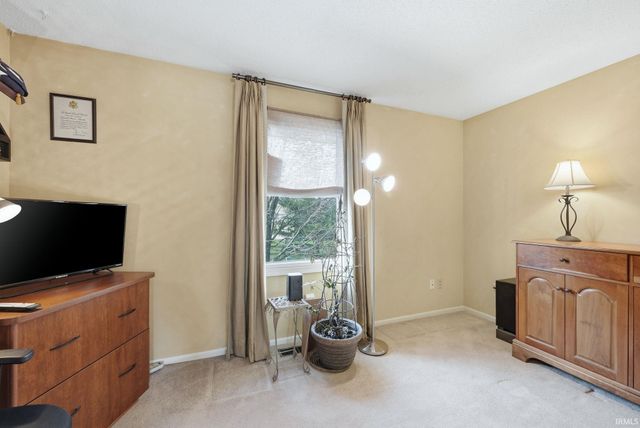 8825 Voyager Drive, Fort Wayne, IN 46804