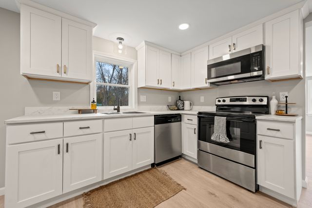 58 Handel Court, East Hartford, CT 06118