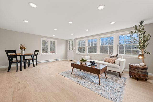 58 Handel Court, East Hartford, CT 06118