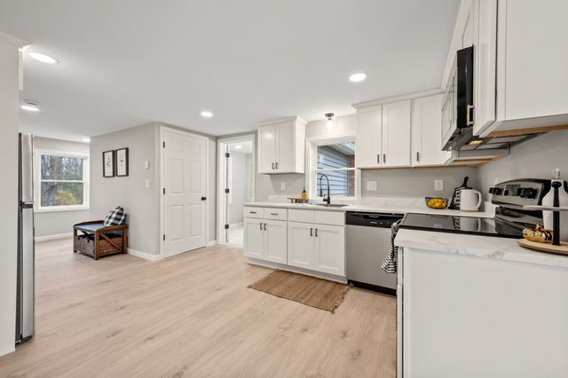 58 Handel Court, East Hartford, CT 06118