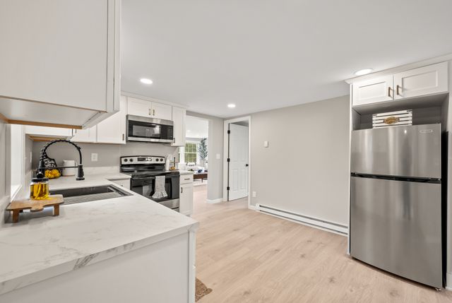 58 Handel Court, East Hartford, CT 06118