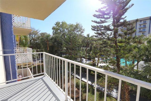 4550 NW 9th St 305E, Miami, FL 33126