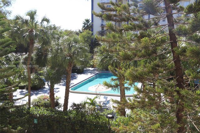 4550 NW 9th St 305E, Miami, FL 33126