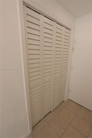 4550 NW 9th St 305E, Miami, FL 33126